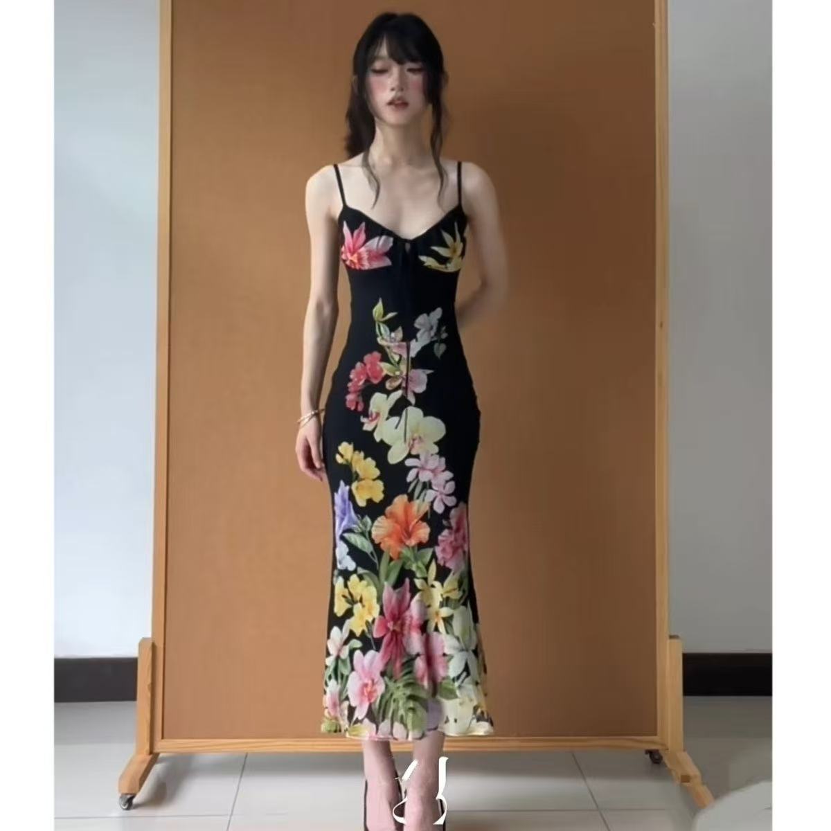 Retro Tropical Flower Halter D - огляд і ціна Tropic Strap Vintage