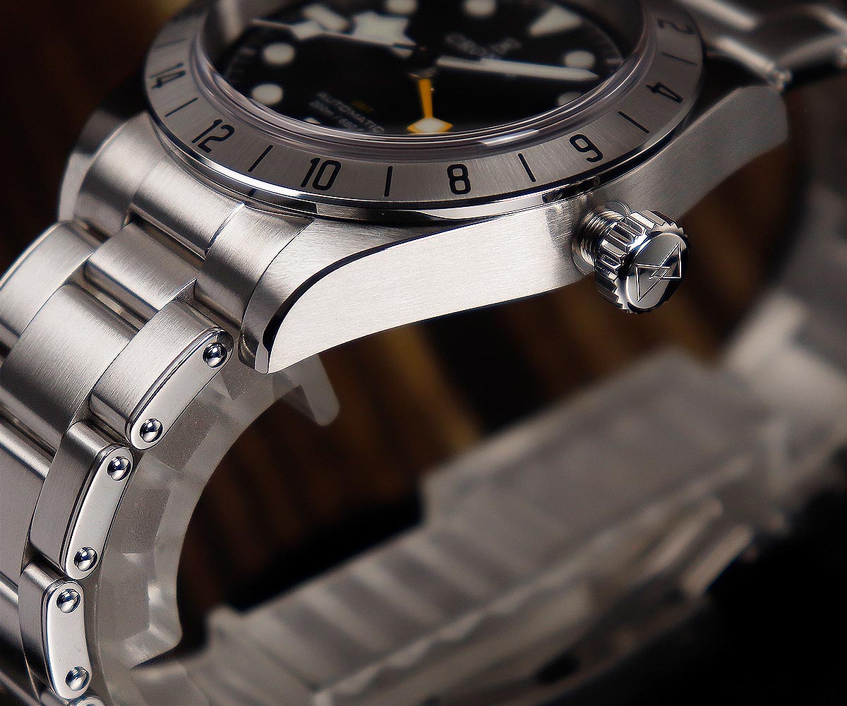 Cronos Vintage GMT 39mm NH34 A - огляд і ціна Tropic Strap Vintage